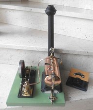 Große Antik Dampfmaschine mit