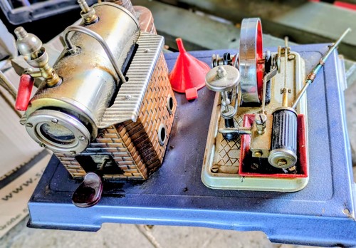 Alte dampfmaschine auf - alte,